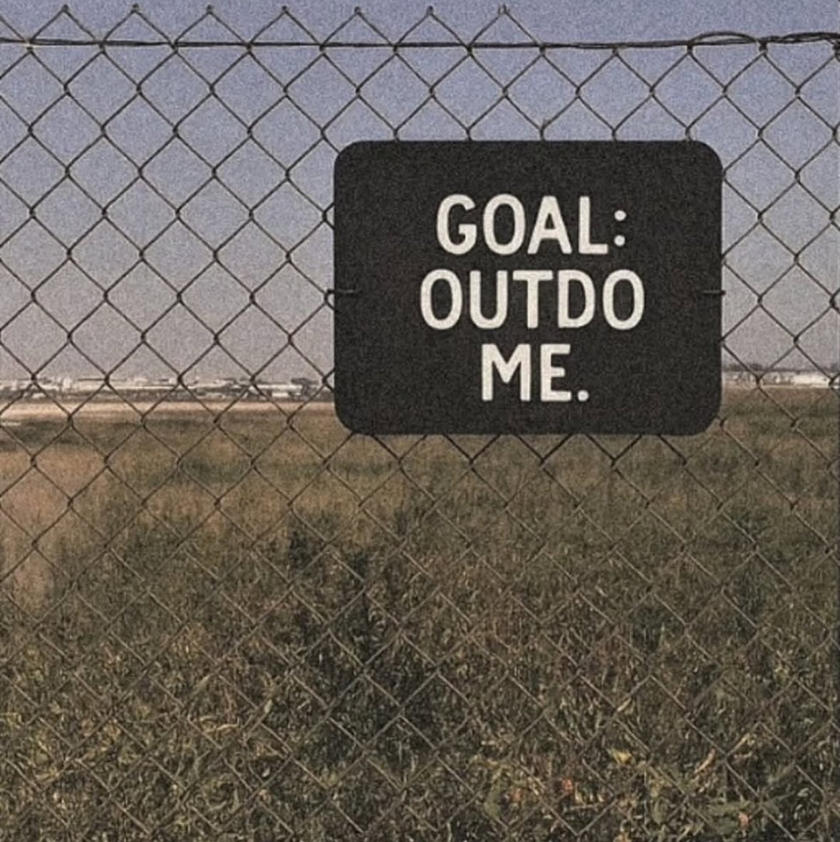 BlakeWalker23's tweet photo. TUESDAY!

What’s the goal today?! OUTDO YOURSELF!

No excuses. Nothing but EFFORT and TRYING! It’s a new day, which means new opportunities are right over the horizon. As always, let’s get at least 1% better, it’ll make you feel better. Show love to those around you!

Let’s get after it today, Gang!