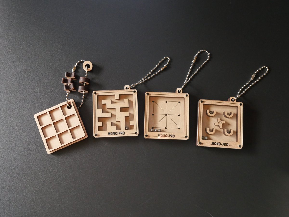 mono_pro_'s tweet photo. ＜新商品＞

ポケットゲームキーホルダー
▶ビンゴゲーム

縦・横・斜めに鉄球を揃えるビンゴゲーム

デザインフェスタで販売予定です。
中の玉を転がして遊ぶことができるキーホルダーです。

〇素材：MDF、アクリル、キーチェーン

#デザフェス #デザフェス63 #デザインフェスタ #designfesta  #H71 https://t.co/P87v3POted
