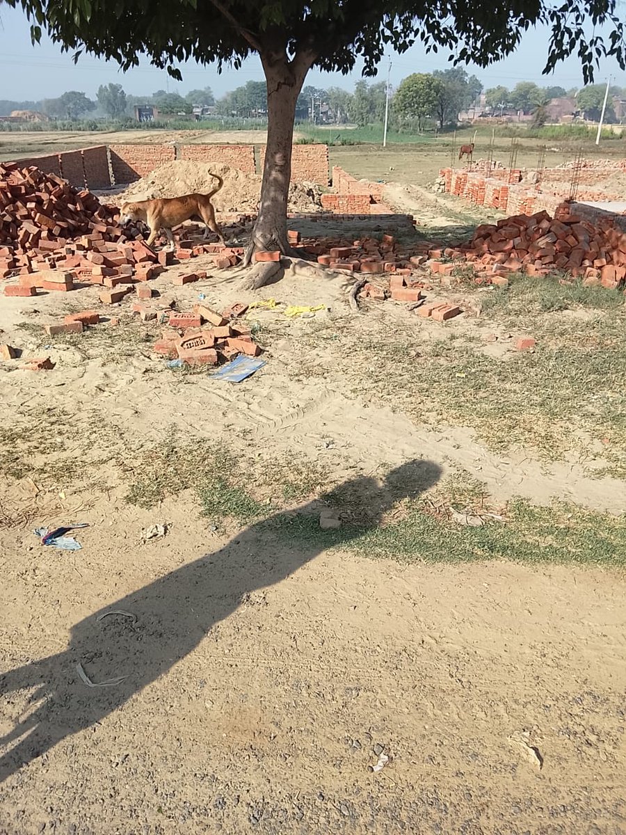 HarisaPatr37440's tweet photo. प्रार्थना पत्र के आधार पर ग्राम  समौठी परगना सिढपुरा तहसील पटियाली जनपद कासगंज खबर बनाने पहुंचा प्रदीप विमल एसडीएम साहब प्रदीप विमल मेरे साथ में अभी तक पड़ेगी मैं सवाल पूछा तो सवाल का जवाब नहीं दिया गंदी गालियां देकर दूर जाने को कहा @myogioffice @myogiadityanath @DmKasganj https://t.co/YgRKuROpNd