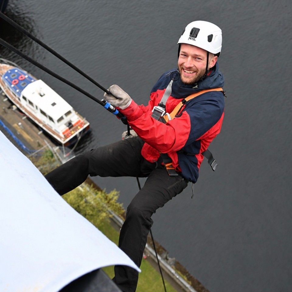 JustGiving tweet media