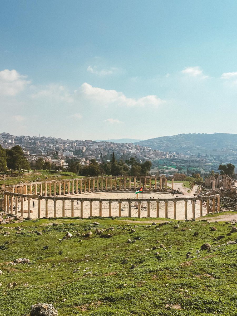 VisitJordanAR's tweet photo. جرش… واحدة من أفضل المدن الرومانية المحفوظة في العالم، صامدة لأكثر من 2000 عام!

 📸 faceli.a 

#مملكة_الزمن #زوروا_الأردن #حب_الأردن #الأردن https://t.co/um9Lo2eSX8