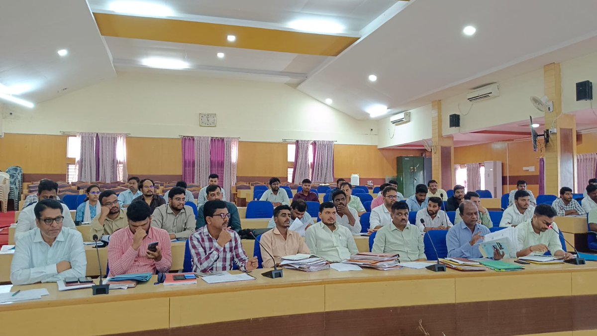 ceo_haveri's tweet photo. A review meeting of the District Water and Sanitation Mission (DWSM) Committee and the progress of the MVS Water Supply Scheme was conducted. @ZP_Haveri @rdwsd_gok https://t.co/ZZCQGtBfwX
