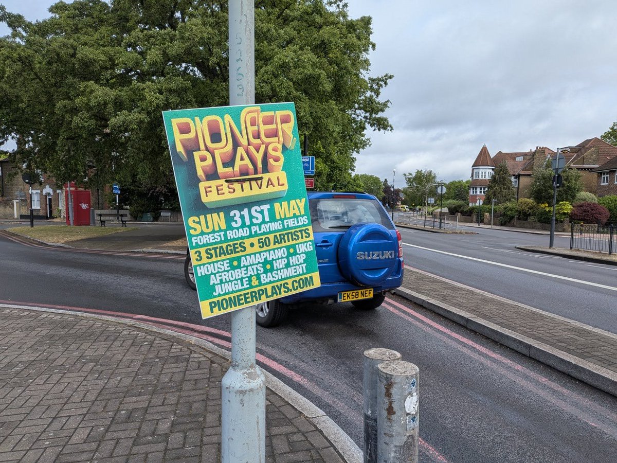 OurBellGreen's tweet photo. Good morning Bell Green. I went for a 30 minute run with my phone to drop off my election expenses form at Laurence House (spent Β£0 π) and made 17 reports of #flytipping, #graffiti and #flyposting on the way. #bellingham #catford https://t.co/Mpn4HX4jHw