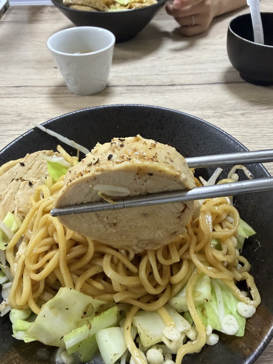 えれーぬ tweet media