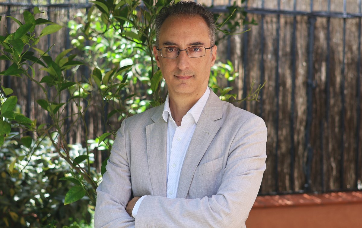 cuimpb1's tweet photo. @and_rizzi Corresponsal d'Assumptes Globals i columnista @el_pais Autor de l'assaig 'La era de la revancha' @AnagramaEditor farà la ponència ppal del curs "Guerra i pau al món d'avui. L'era de la revenja: de la Guerra Freda a la Guerra Calenta?" 26 maig a https://t.co/gUb3MyuLIk https://t.co/FVuRncC9ZN