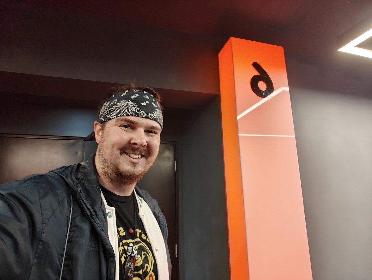 JamesAcraman's tweet photo. Happy Tuesday Everyone!!! I had a blast watching the 2 Top Gun Movies on Sunday! Now I'm back at @cineworld for my 73rd Movie of 2026, Normal!!!! 😁😁😁😁😁 https://t.co/2WZeMYO6Yq
