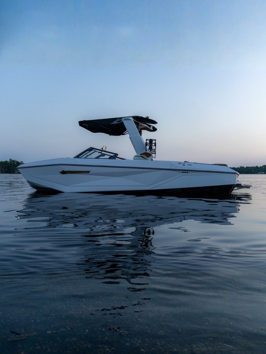Nautique Boats tweet media