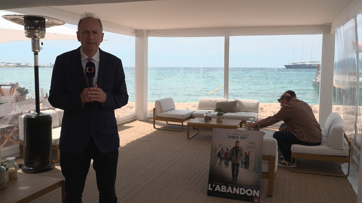 JanFrSmid's tweet photo. V Cannes se promital film o poslednich 11 dnech ucitele Samuela Patyho zabiteho radikalnim islamistou. Mluvili jsme s reziserem @GarenqVincent Udalosti ČT1 @CT24zive @NewsroomCT24 https://t.co/xjkG9Bqsmi
