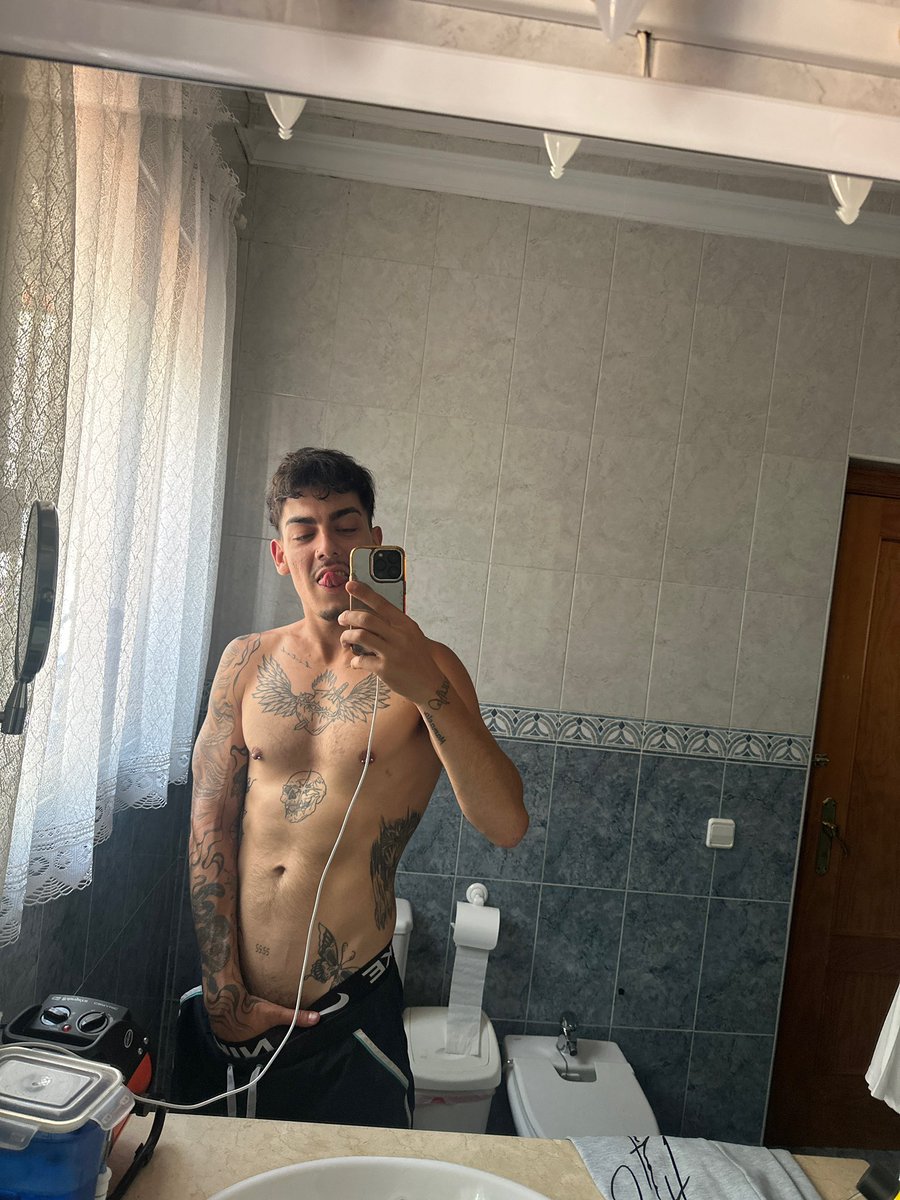 ivanjennerx's tweet photo. Morning https://t.co/ltjoaWmdUP