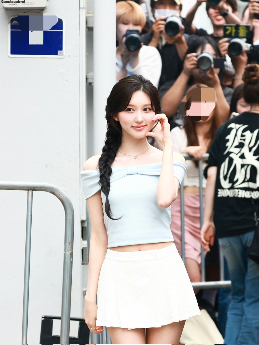Gaeulsquirrel's tweet photo. 260519 센카 퇴근
수고했어요♥️♥️

#IVE #아이브 #가을 #김가을
#ガウル #GAEUL https://t.co/V8wuLYqlzz