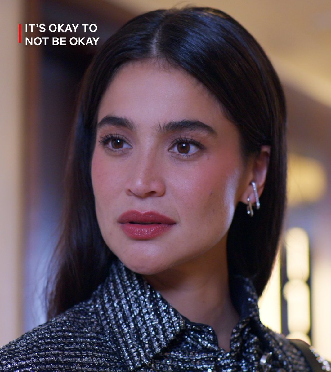 Netflix_PH's tweet photo. now I know how lethal it is to put these two royalties in one frame https://t.co/leOHVXEOYH