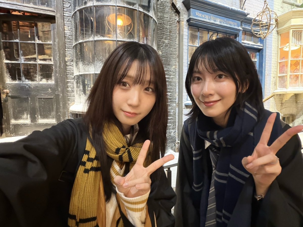 iorimoe_five's tweet photo. 📢 出演告知｜5月21日(木) 19時スタート！

前回出演ができなかった「みゃことRaMuの何して遊ぶ？」に仲良しのおさやちゃんと遊びに行かせて頂きます！✌️
今回はシャドバの魅力を徹底的にレクチャーしてくれるそうなので今から楽しみです！

#伊織もえ出演情報 https://t.co/W07fPGwwmA