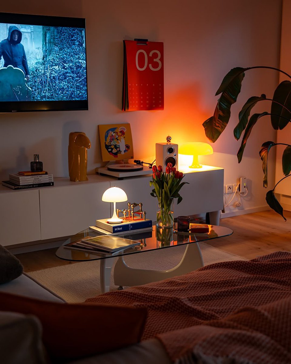 kofiwest_gh's tweet photo. “Soft space”

One thing about small lamps it will always give you the best cozy vibes. https://t.co/3SsUAdtFHy
