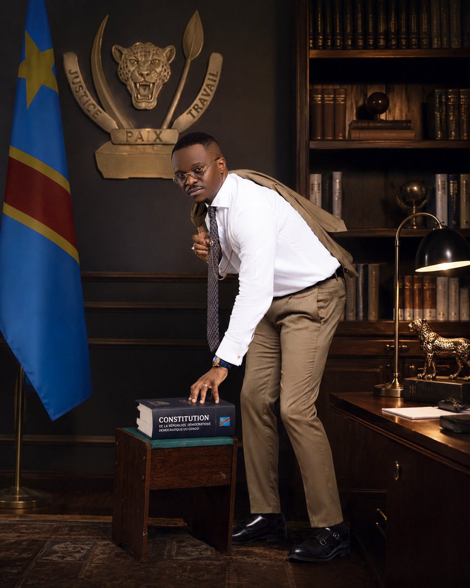 HuguesBoole's tweet photo. CHERS JEUNES,

Je préfère déranger par mes idées que trahir ma conscience en abandonnant la jeunesse congolaise à son sort.

Certains utilisent leur influence pour manipuler la jeunesse. Moi, j’utiliserai toujours la mienne pour l’éveiller, la construire et la pousser vers la puissance.

Le salut du peuple doit rester la loi suprême.
𝐒𝐚𝐥𝐮𝐬 𝐩𝐨𝐩𝐮𝐥𝐢 𝐬𝐮𝐩𝐫𝐞𝐦𝐚 𝐥𝐞𝐱 𝐞𝐬𝐭𝐨.🇨🇩🇨🇩🇨🇩
