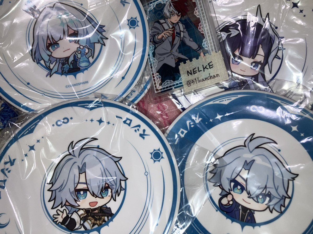 51Kanchan's tweet photo. 【交換】崩壊:スターレイル スタレ スシロー 黄金の一皿 クリアしおり 皿

第2弾
皿:セイレンス、ケリュドラ2､ファイノン､ファイノン(S)
カード:ヒアンシー2
しおり:ヒアンシー､キャス､キャス(S)

求：
皿 アナイクス
カード アナイクス
しおり､ピック モーディス(等身)

✧郵送交換 https://t.co/bxXvQrYCcC