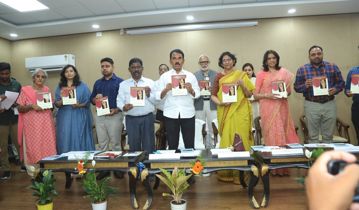 dhtindia's tweet photo. Honoring our past to inspire the future! 🏛️ We celebrated International Museum Day in Hyderabad with the release of new books, brochures, and tourist guides highlighting Telangana’s rich heritage. A proud moment for the Department of Heritage Telangana.

#InternationalMuseumDay https://t.co/LAfjNeJ3QJ