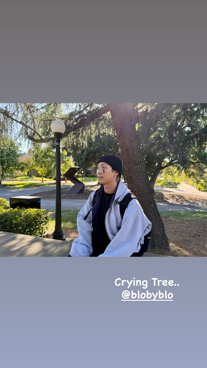 bluecat_2575's tweet photo. 남준이 정말 크라잉트리 갔구나🤣
삼지어 착장도 비슷하게 맞춤 ㅋㅋㅋㅋㅋ
타블로님 이제 솔로앨범 준비해주세요~
기다릴게요!!!!
#rm #김남준 #rkive #namjoon
#blobyblo https://t.co/LDOUIVkcSo