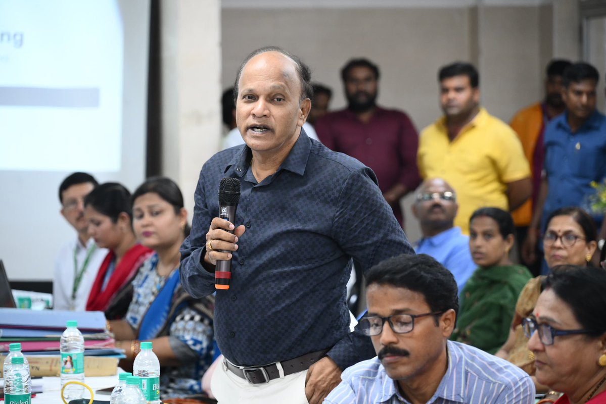 AprajitaSarangi's tweet photo. In the Governing Body Meeting of District Hqr Hospital, Khurdha, today.
No preparedness. No understanding of issues.Apathy everywhere.
Very poor performance.
Chief District Medical Officer, Khurdha, was clueless.
Had to close the meeting. Walked out..
Gave some tasks. https://t.co/AuSV5kmOTG