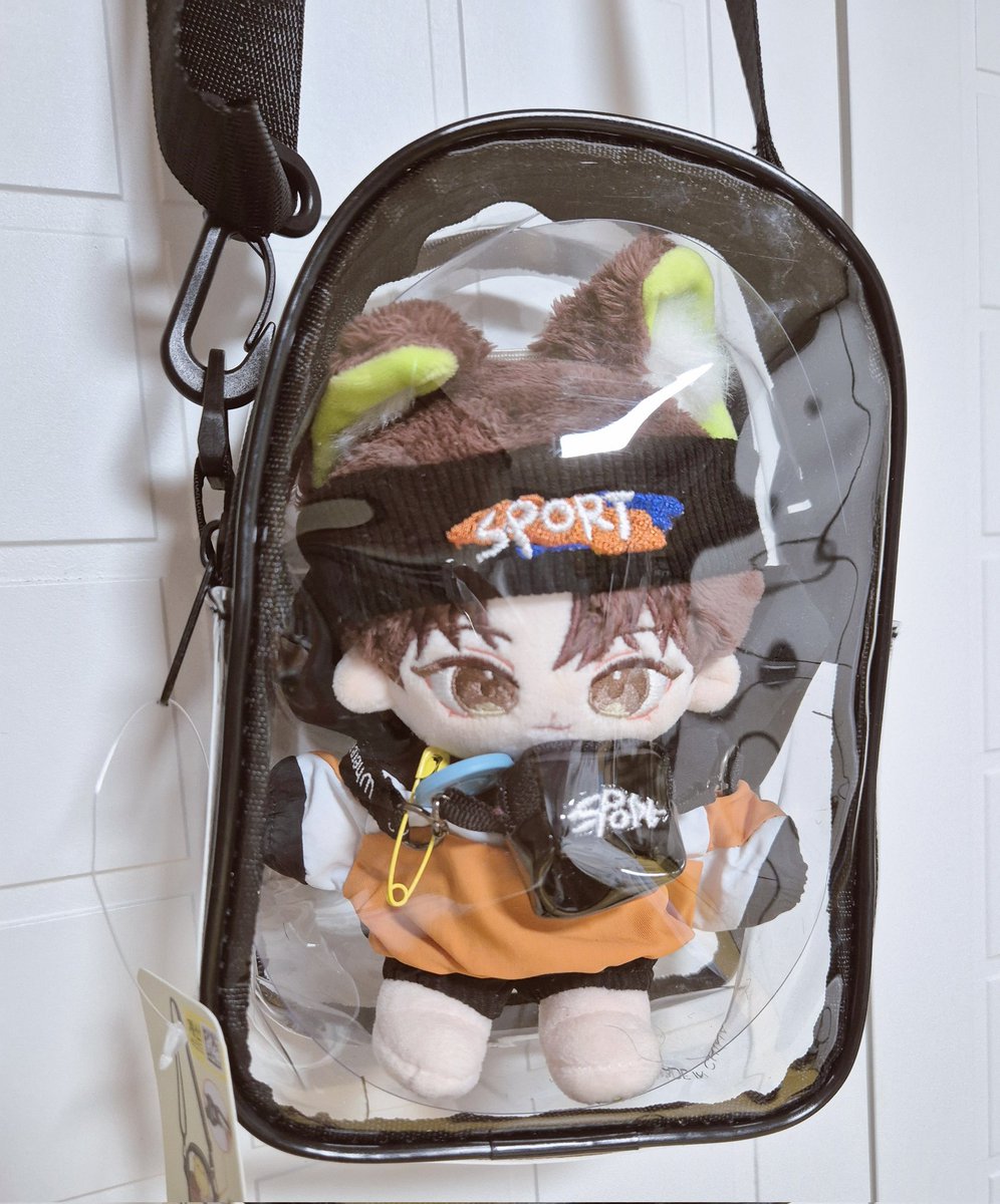 Hanyul_7's tweet photo. 다이소에 드디어 15깅을 넣고 다닐 수 있는
가방이 나오다... 단 돈 2000원! https://t.co/PhqQyZk6Lm