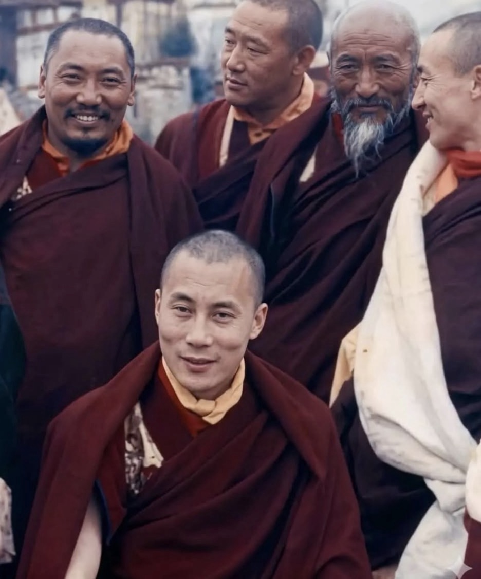 DalaiLama.Answers tweet media