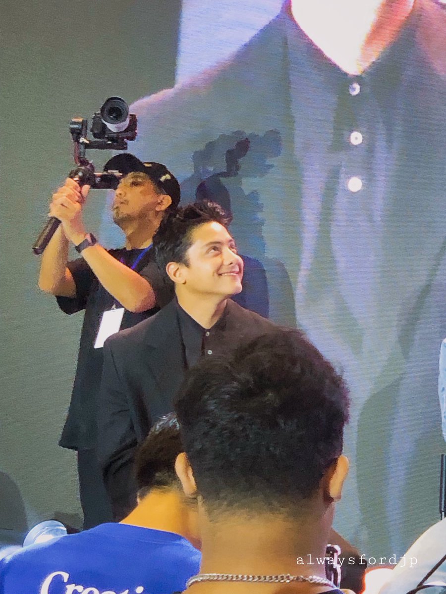 alwaysfordjp's tweet photo. daniel bungisngis. extra pogi siya with that hair. please lang hindi ako makagetover 🥺. https://t.co/znRROVbQ74