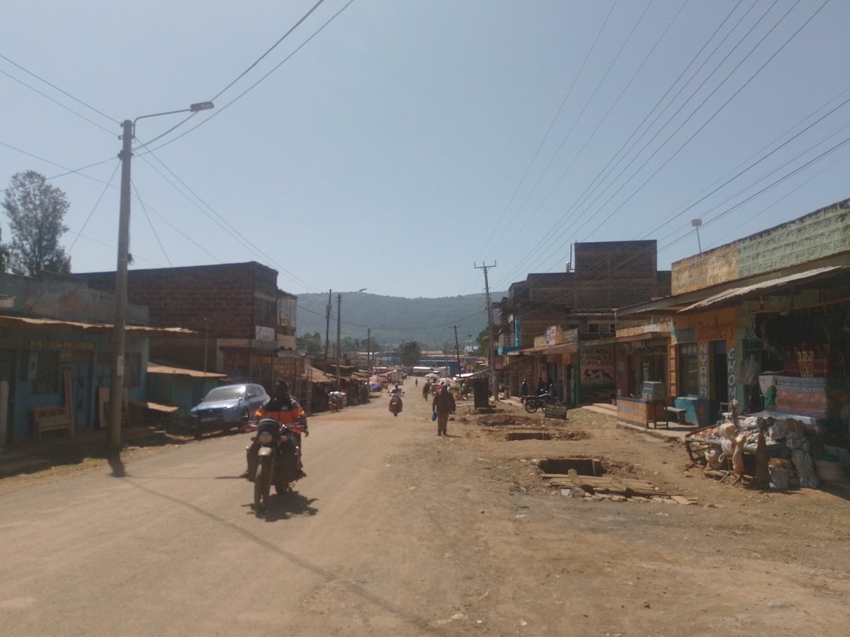PrinceServitude's tweet photo. Subukia, Nakuru County. 
Normal operations but no PSV plying the route. Nyahururu - Nakuru road.

#RejectFuelPrice #19Mayıs1919 #TotalShutdown #FuelProtests #convocação #Atatürk #Mgomo https://t.co/qrliPN0yQH