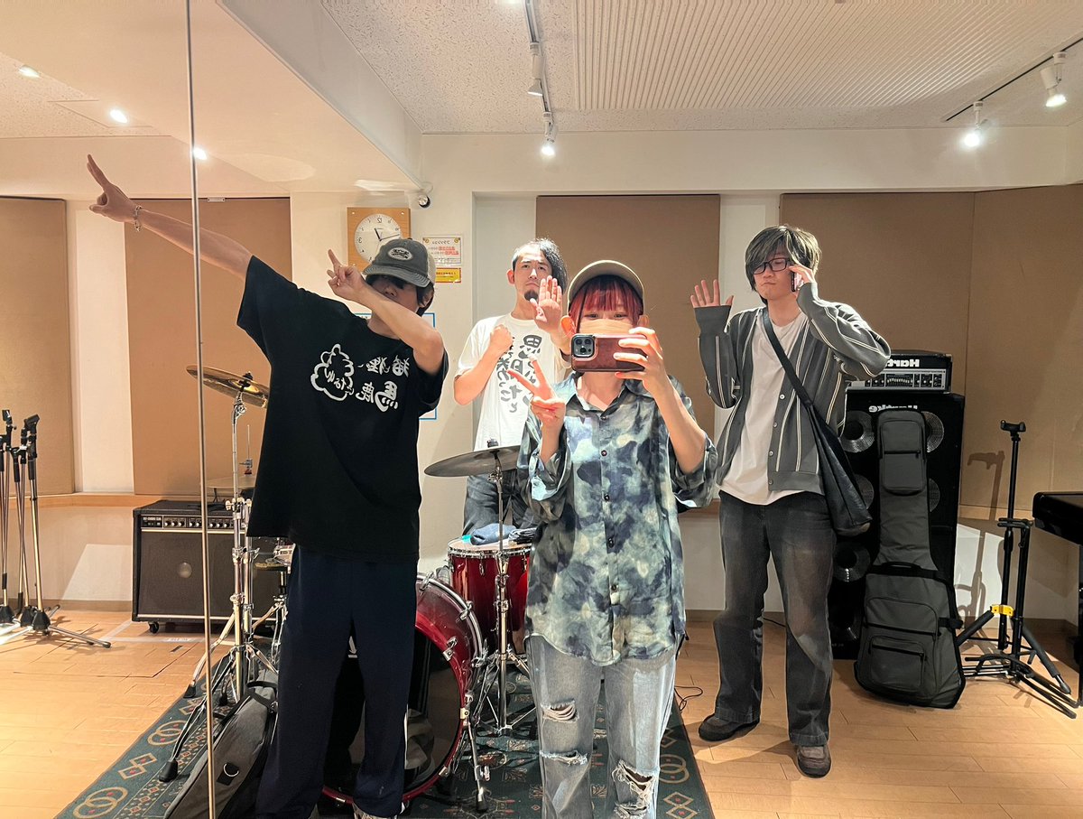 a_y_u_k_aaaaa's tweet photo. ＼昨日は池袋LIVEのリハでした／
￣￣￣￣￣￣￣￣￣￣￣￣￣￣￣￣
最近と���ても体力がなくて
やたら身体がだるおもな私です_(ゝLꒊ:)_
運動しなきゃなあああ

池袋LIVEは野外なので
通りすがりの方にも知って貰えたらいいな！
ステージ付近は有料ゾーンですが
無料ゾーンからでも観れるのでふらっとぜひ！

初めましてのご参加も是非🙌
━━━━━━━━━━━━━━
5/23(土)@池袋グローバルリングシアター
R-17MusicProject × ZUBA☆FES "LIVE ALIVE"
op12:30 st13:00(AYUKA出演17:30頃)
🎫チケットはプロフのlitlinkから！
━━━━━━━━━━━━━━