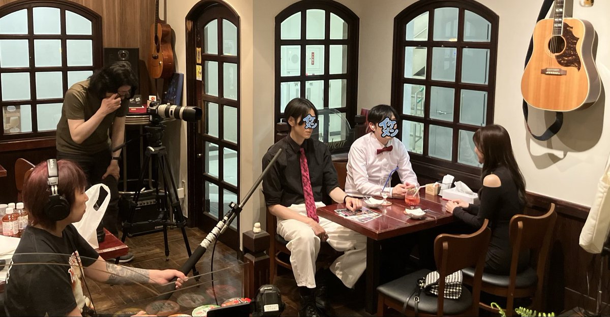 tooru0086's tweet photo. 「お店の雰囲気が凄くイイ」と、
先日、配信系のショートドラマ撮影で使って頂きました。

イエローモンキー色もやっぱりある程度はありますが、それだけじゃないというか、
決して気取ったりカッコつけることなく居心地・雰囲気に拘って作ったつもりのお店なので凄く嬉しかったです😊

#THEJAM #上尾 https://t.co/skRbxJ5ykS