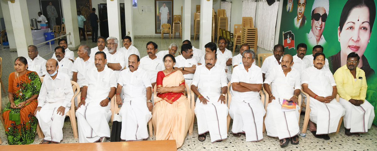 aathi_vse_arun's tweet photo. அனைத்திந்திய அண்ணா திராவிட முன்னேற்றக் கழக அவைத் தலைவர் டாக்டர் அ. தமிழ்மகன் உசேன் அவர்கள் தலைமையில்; மாண்புமிகு கழகப் பொதுச்செயலாளர் புரட்சித் தமிழர் @EPSTamilNadu அவர்கள் முன்னிலையில்ஆலோசனைக் கூட்டம் நடைபெற்றது https://t.co/ayDJU0PKbl