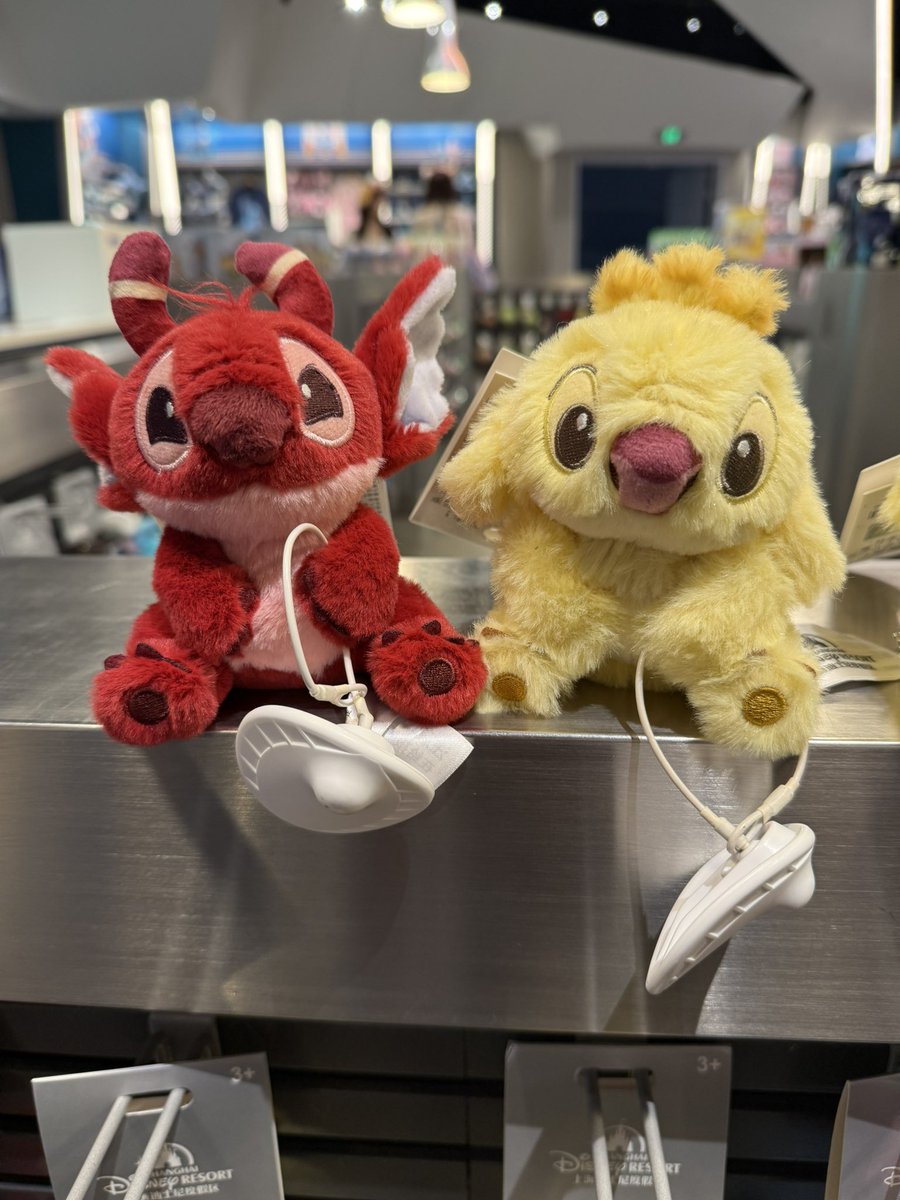 上海ディズニーにスティッチとエンジェルのグッズは沢山ありますが、試