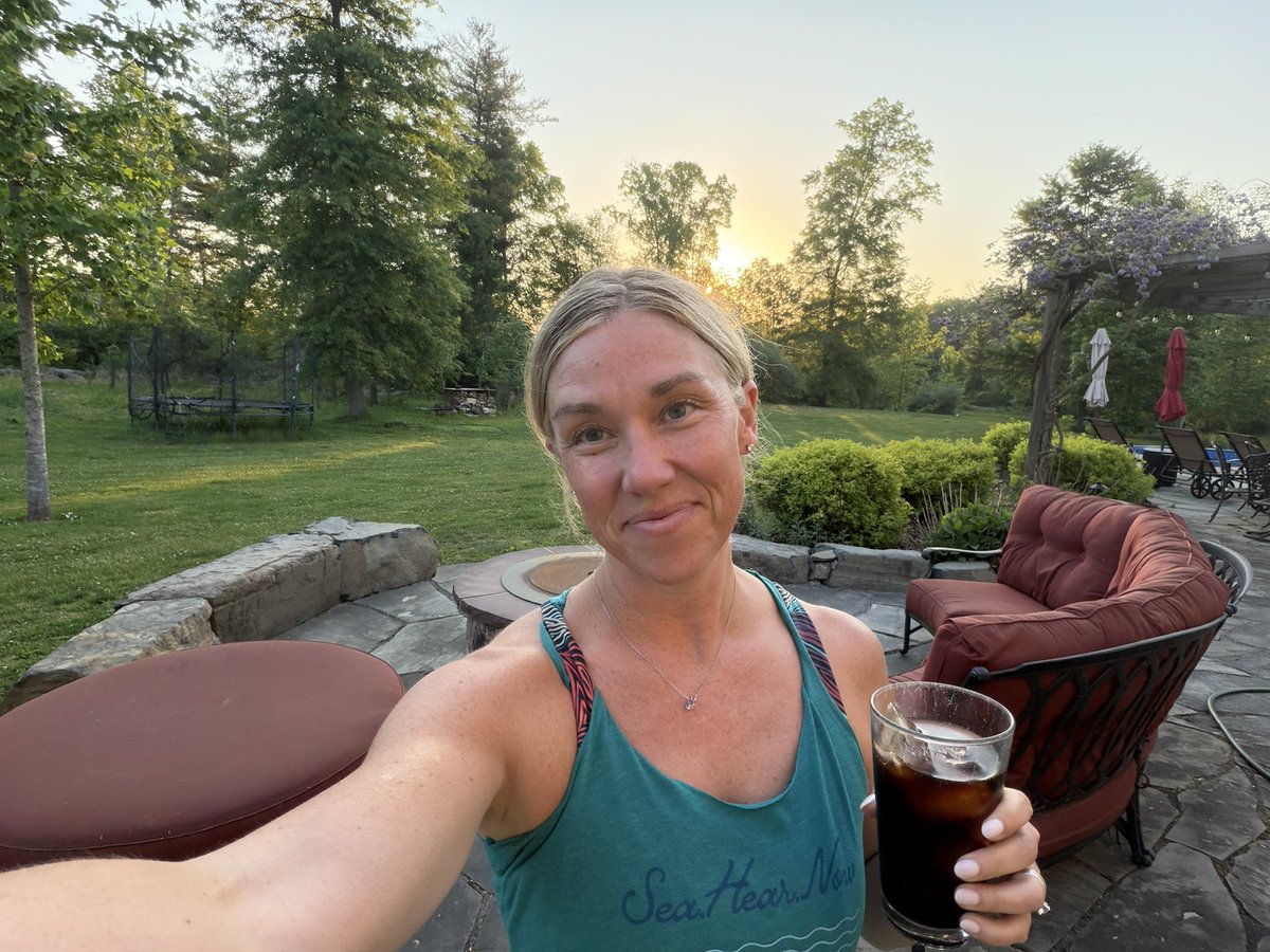 MrsBurns231's tweet photo. It’s an iced coffee type of morning #behappy #fitleaders #justlift https://t.co/g24ri5oUFt