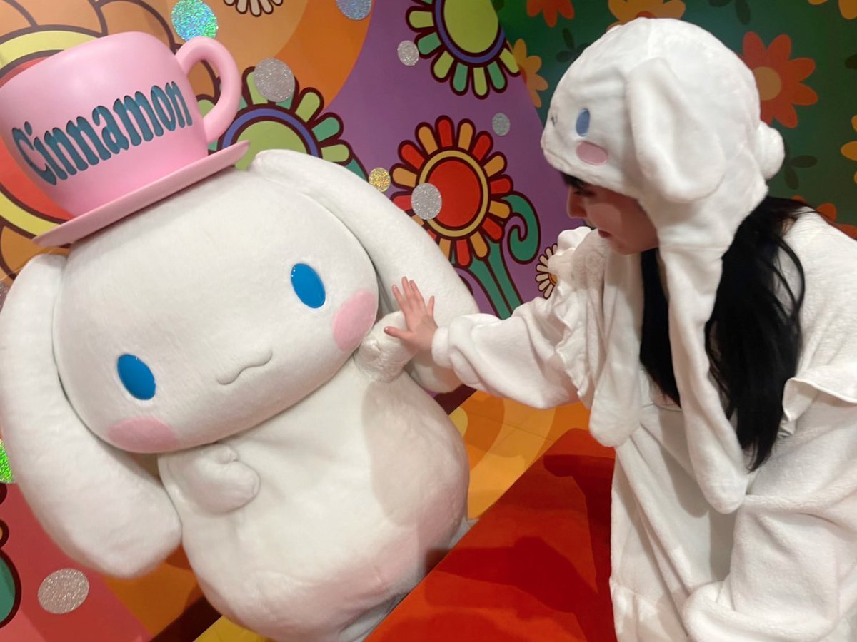 s643a's tweet photo. ディズニーとかでもそうだけどキャラグリというものをあまりした事ないんだけど🙃
これはしなきゃだよね！
何か何をしたらいいかわからなくてキャラグリしたことない笑 https://t.co/oCRSqVcvb2