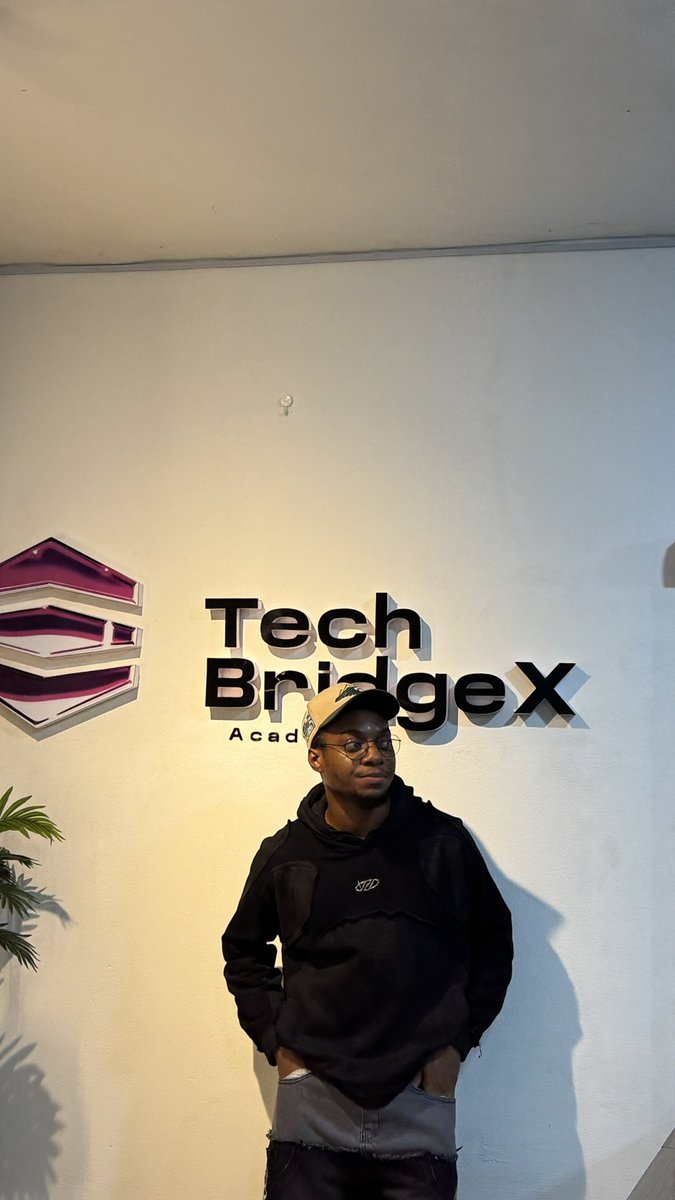 techbridgeX's tweet photo. 🔥@burnt_xion Creative Lead @kayd_kova was at the hub last weekend. 

Thanks for stopping by. Idolo!! https://t.co/15ICLWwJ5T
