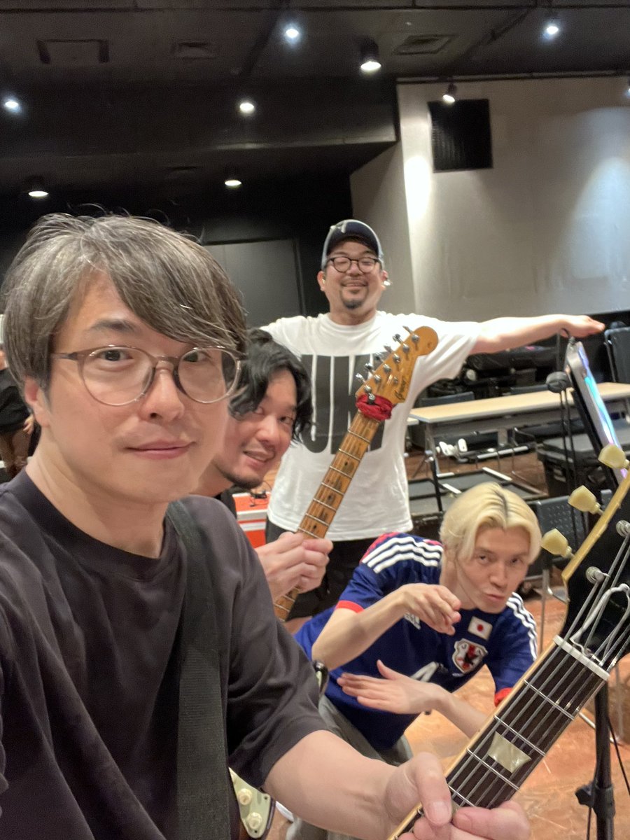 NEWS ジャニーズ 2007 PLATINUM DISC受賞記念品　なかにし礼 ありがとうございましたー！ より楽しみになりました！！ よろしく
