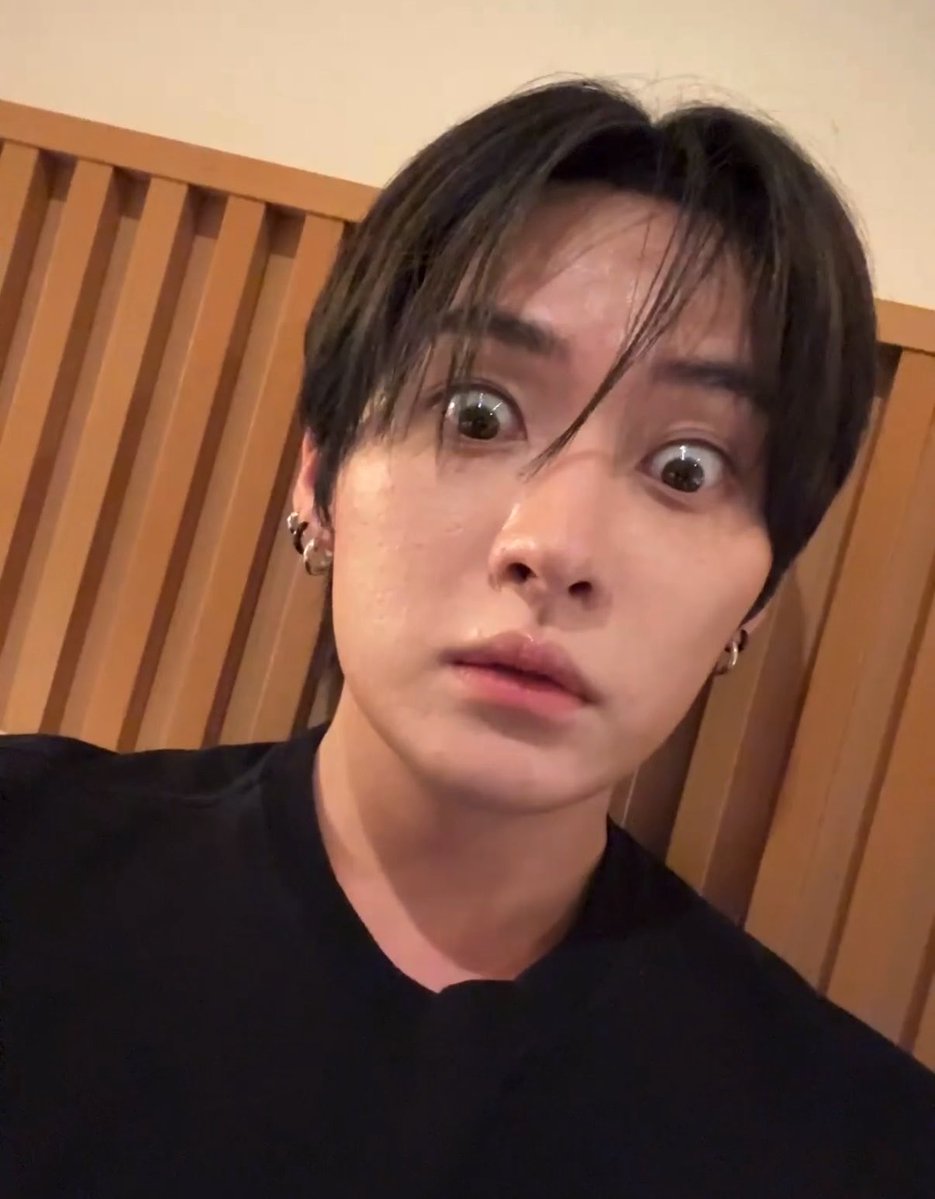 비니 tweet media