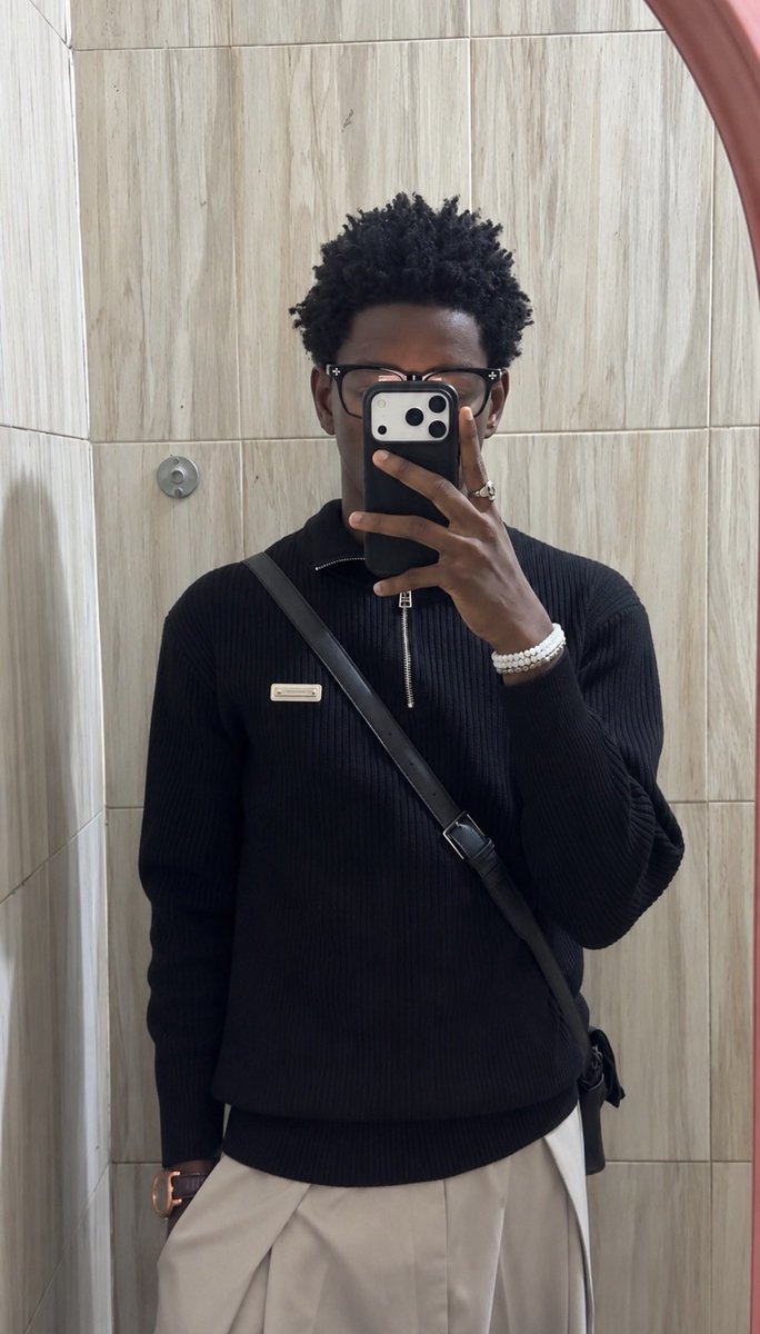 itsupfrmhere's tweet photo. 🤧no caption today https://t.co/vgiTn8N1hd