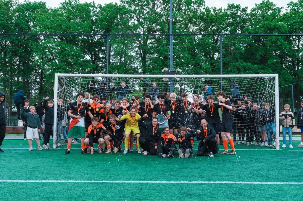 Liamvanelden's tweet photo. “Verliezers hebben een excuus, winnaars een plan!”😉

𝗩𝗼𝗼𝗿𝘄𝗮𝗮𝗿𝘁𝘀 𝗧𝘄𝗲𝗹𝗹𝗼 𝗢𝟭𝟳-𝟭 𝗸𝗮𝗺𝗽𝗶𝗼𝗲𝗻  𝗛𝗼𝗼𝗳𝗱𝗸𝗹𝗮𝘀𝘀𝗲 𝘀𝗲𝗶𝘇𝗼𝗲𝗻: 𝟮𝟬𝟮𝟱-𝟮𝟬𝟮𝟲! https://t.co/juBZL8lpk5