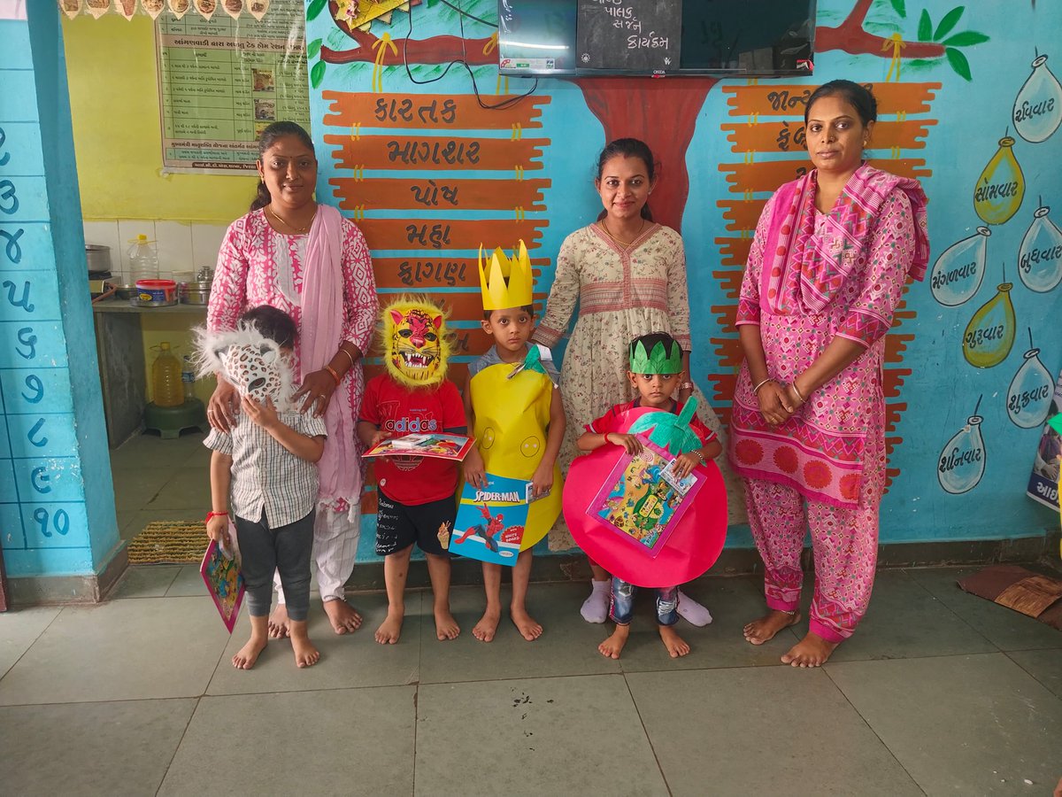 ICDSJamnagar's tweet photo. Icds શાખા જિ.પં જામનગર પ્રોજેક્ટ પા પા અંતર્ગત આંગણવાડી કેન્દ્ર પર" બાલક પાલક સર્જન કાર્યક્રમ " ઉજવણી કરવામાં આવેલ વાલી મીટીંગ અને નવા પ્રવેશ બાળકોને તેમજ icds યોજના વિશે માહિતી આપવામાં આવેલ. https://t.co/m9xoA8foz0