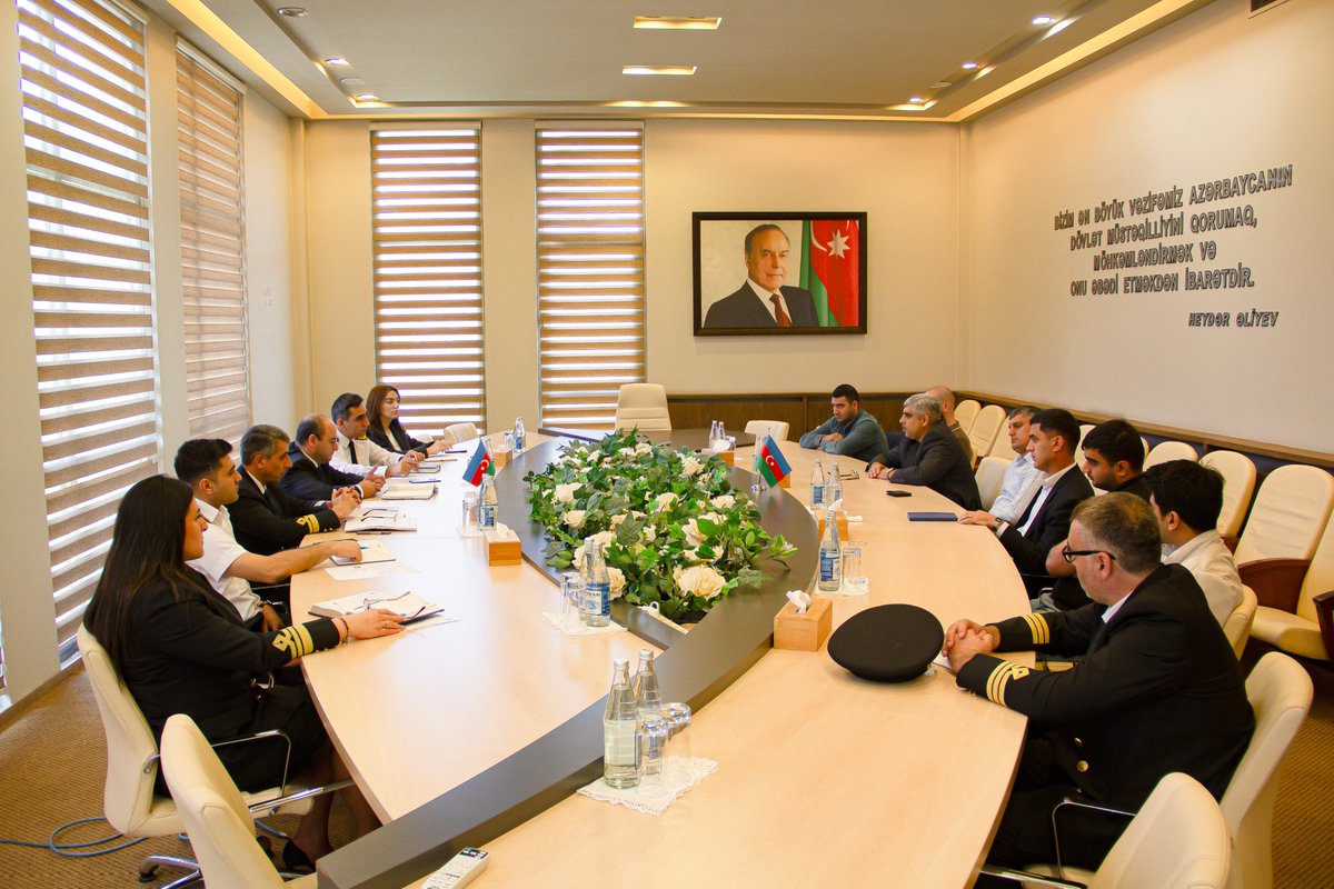 MaritimeAz's tweet photo. Dövlət Dəniz və Liman Agentliyində dənizçilərlə növbəti görüş keçirilib

Ətraflı: https://t.co/zfKoSiWZCx
#DDLA https://t.co/mOl124JjaP