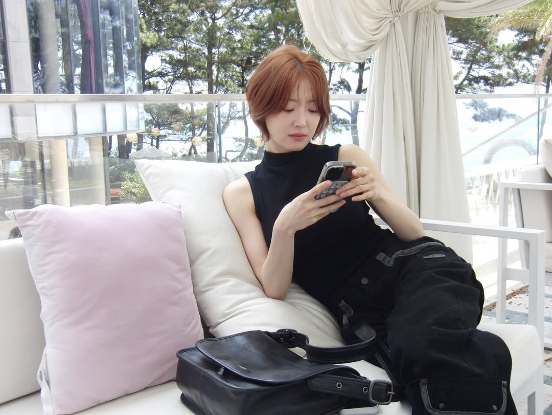 LSY_content's tweet photo. [260519] #LEESEYOUNG Instagram

😮

📎 https://t.co/6eFJAQ1oSP
 #이세영 #李世榮 #イセヨン https://t.co/YE4jSffBZt