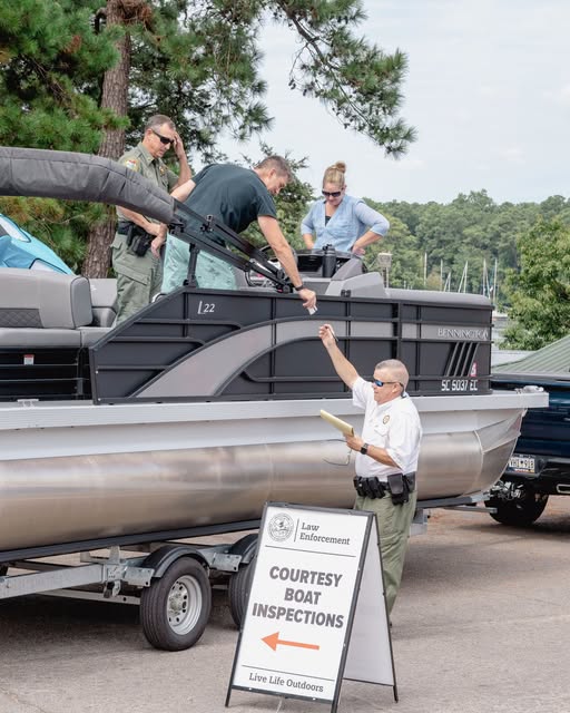 SCDNR's tweet photo. Wondering if your vessel would pass a safety inspection? Stop by one of our courtesy boat inspections for a free check this weekend! Tickets will NOT be issued during these complimentary inspections. ​

More info and locations ➡️ https://t.co/3X5AMtmfdI https://t.co/FaItQUK6fO