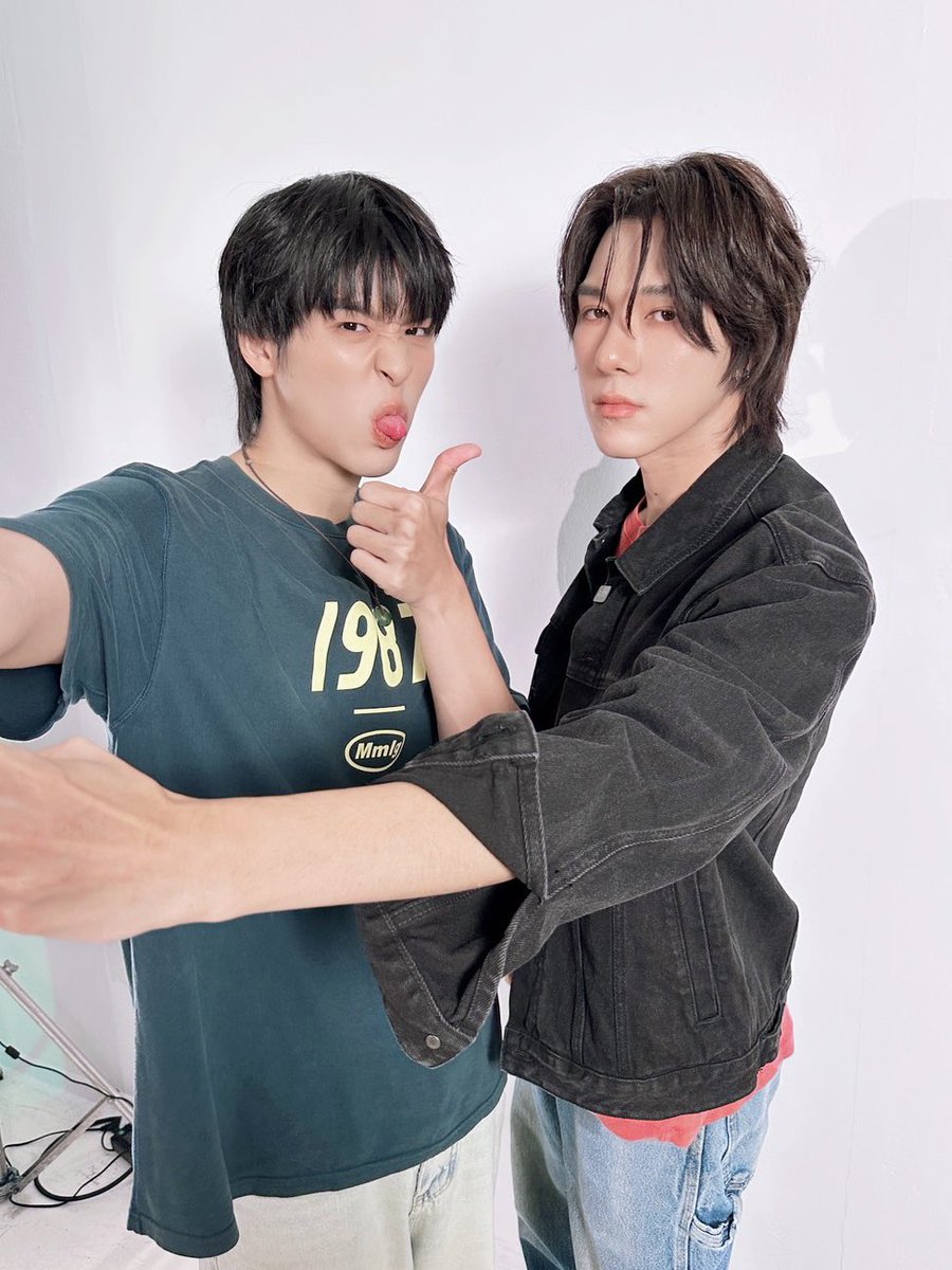 WU อู tweet media