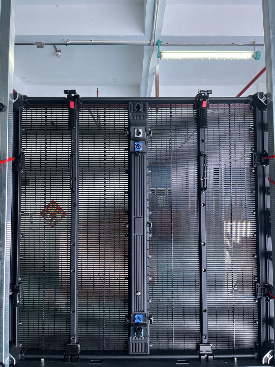 HangelTech's tweet photo. Hangel LED Screen Factory 
Outdoor Rental LED Screen 
Transparent LED Panel 1000x1000mm 
Light weight, 15KG/sqm 
IP65 waterproof, Windproof 
Easier operation 
Talk to Whatsapp +86-15112310918 now for more details 
#Hangel
#HangelLEDscreen
#LEDscreenfactory https://t.co/RwLM5kIdgD