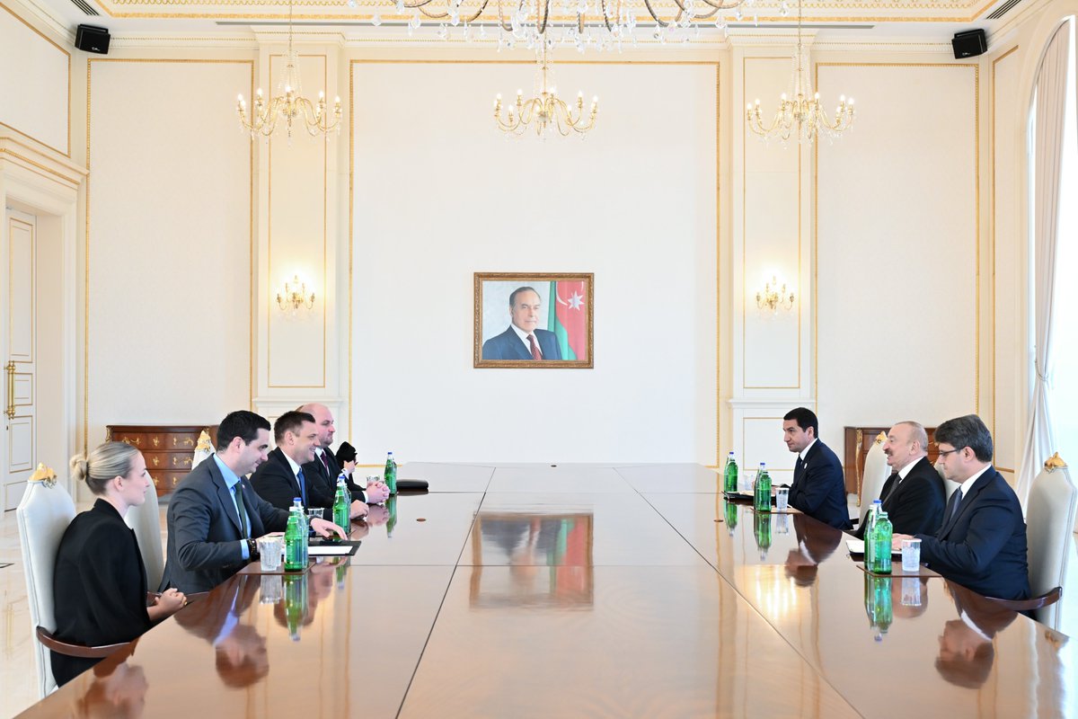 presidentaz's tweet photo. President Ilham Aliyev received Deputy Prime Minister of Slovakia.

https://t.co/tL4QEWrmFz https://t.co/1zG9aodHwl