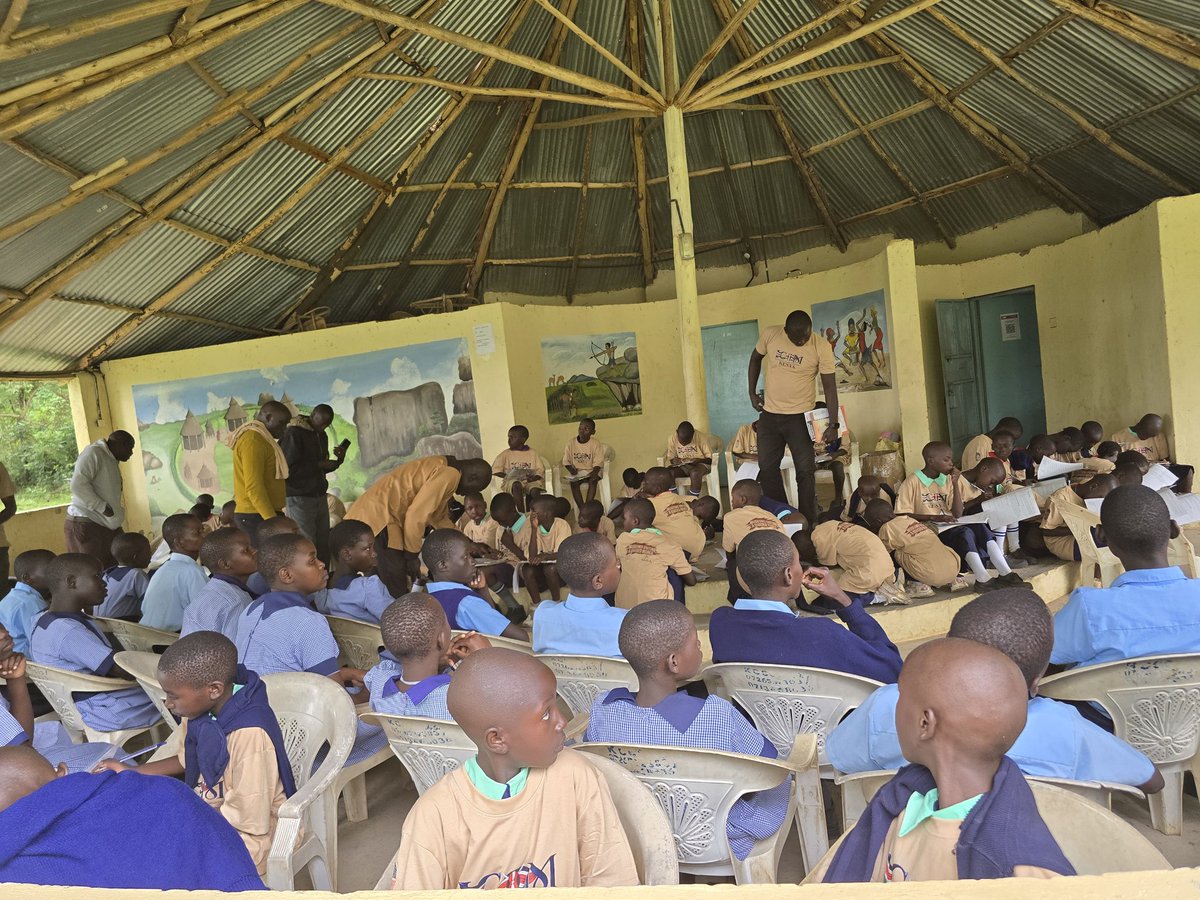 museumsofkenya's tweet photo. The education team came prepared to teach and engage young learners through Kakapel rock art, storytelling, and fun educational activities.
As we celebrate Museums Uniting a Divided World, we continue to show that museums are spaces for learning and connection.

#IMDKenya2026 https://t.co/9ZWiSfDS9o