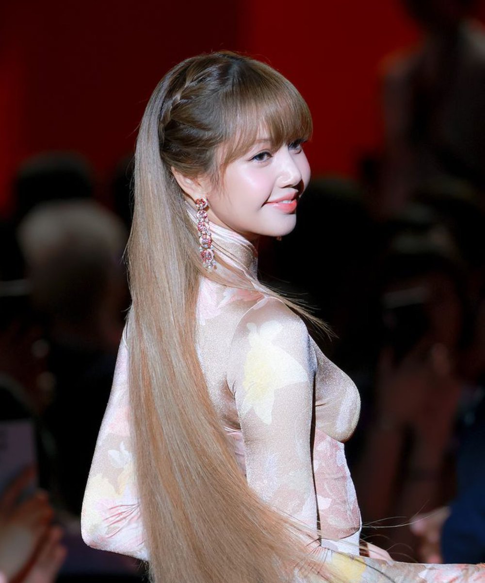 l4amuel's tweet photo. #LISA #리사 #ลิซ่า #LALISA https://t.co/qZ2JmaDgdt