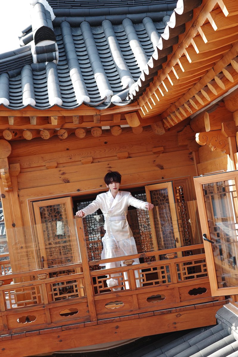 hanyujiii_'s tweet photo. 최대한멋진포즈를취하고계시지만숨길수없는귀요움 https://t.co/8zHnNlQOYR