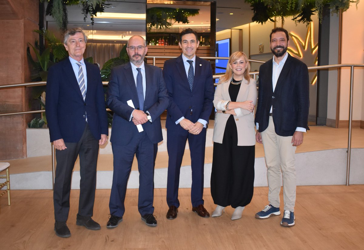 Amefmur's tweet photo. 💡 Esta mañana hemos celebrado junto a @AdimurInfo  una jornada centrada en la sucesión profesional como palanca para impulsar el legado familiar.

Más info 👉https://t.co/7xFszBm9xa

¡Gracias por acompañarnos! https://t.co/oAXltzOrW8