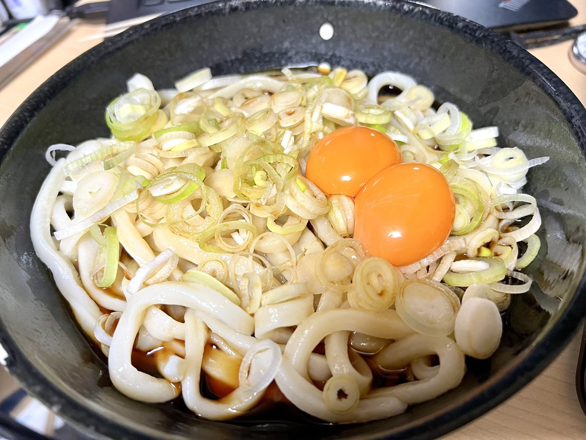 「晩飯。 料理が面倒な時は大体うどん。」|BANG-YOU（ばんゆう）のイラスト