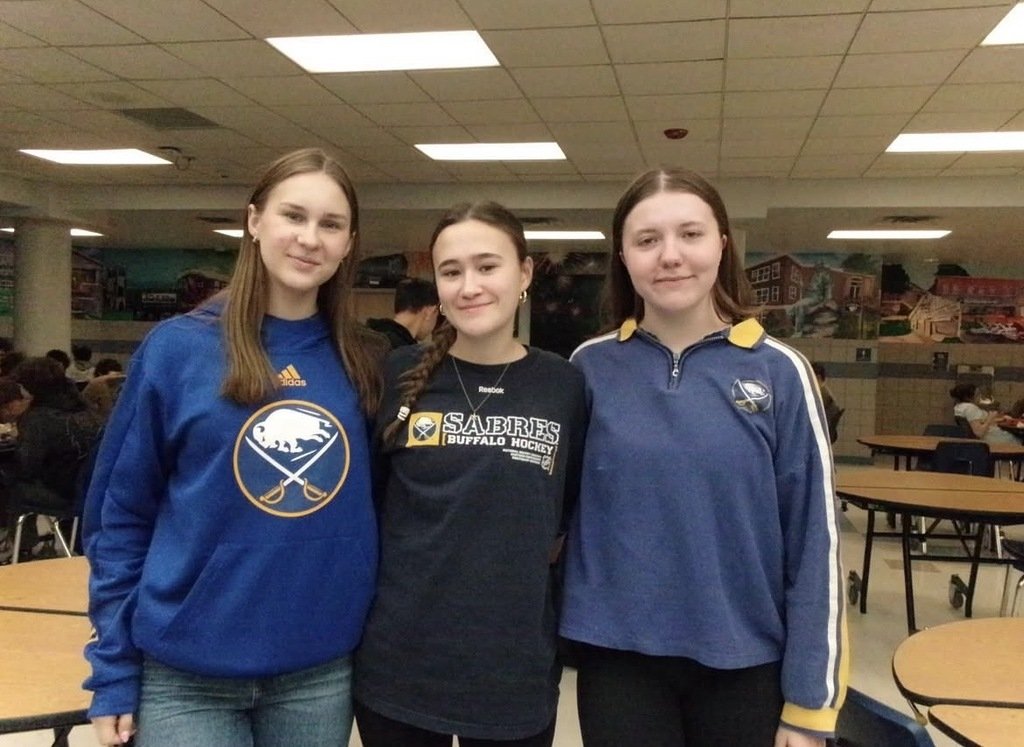 ea_schools's tweet photo. These students are rocking their Sabres gear for the big game! 💛💙

#oneEA https://t.co/lhXP2x3rZH